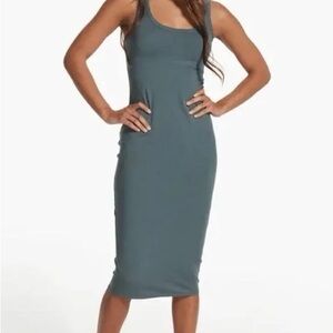 Vuori Clothing halo essential dress lake Heather size medium new with tags